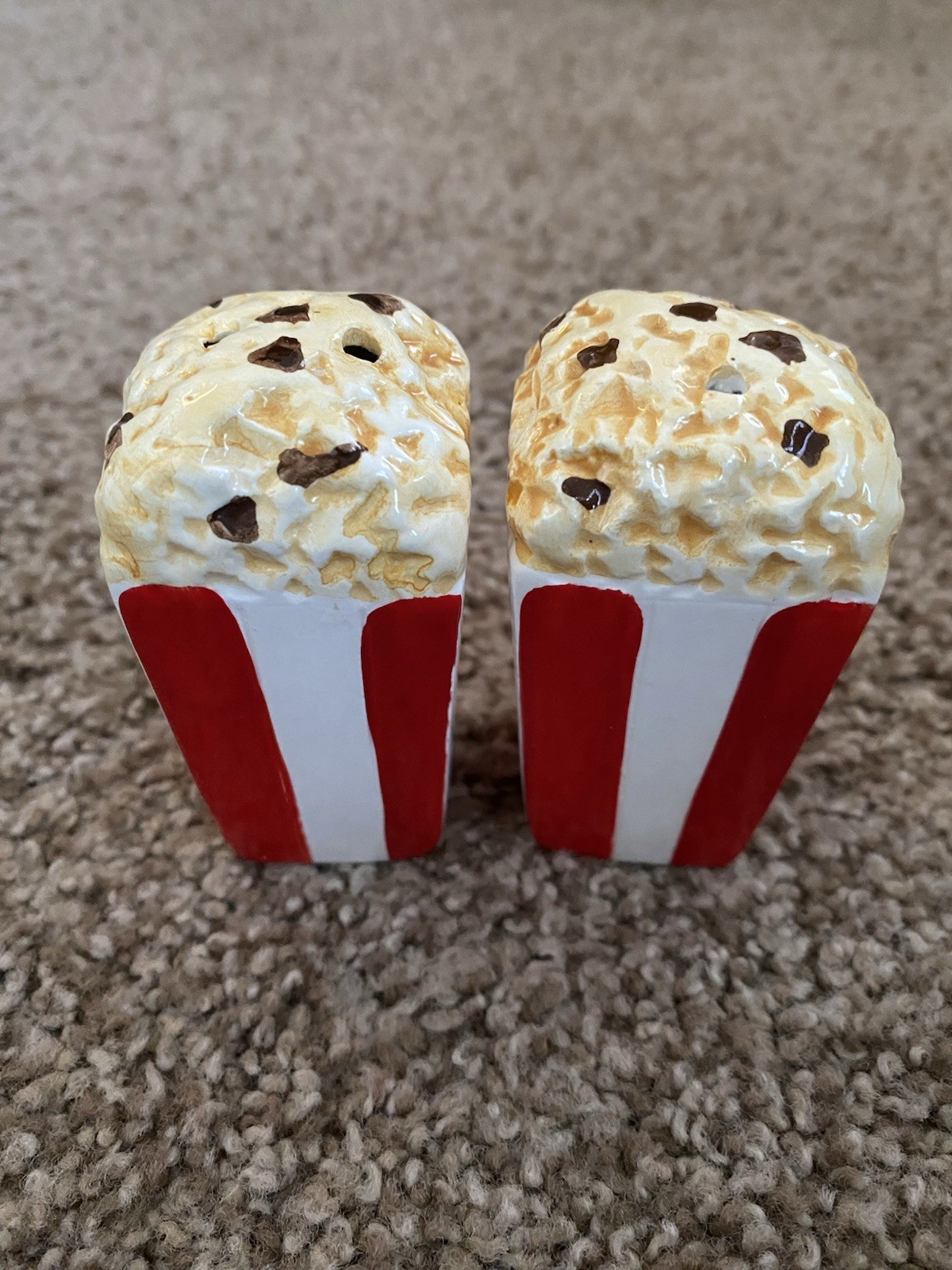 NOS NWT Grynnen Barrett 1985 Vintage Movie Popcorn Salt & Pepper Shakers Taiwan NOS NWT Grynnen Barrett 1985 Vintage Movie Popcorn Salt & Pepper Shakers Taiwan