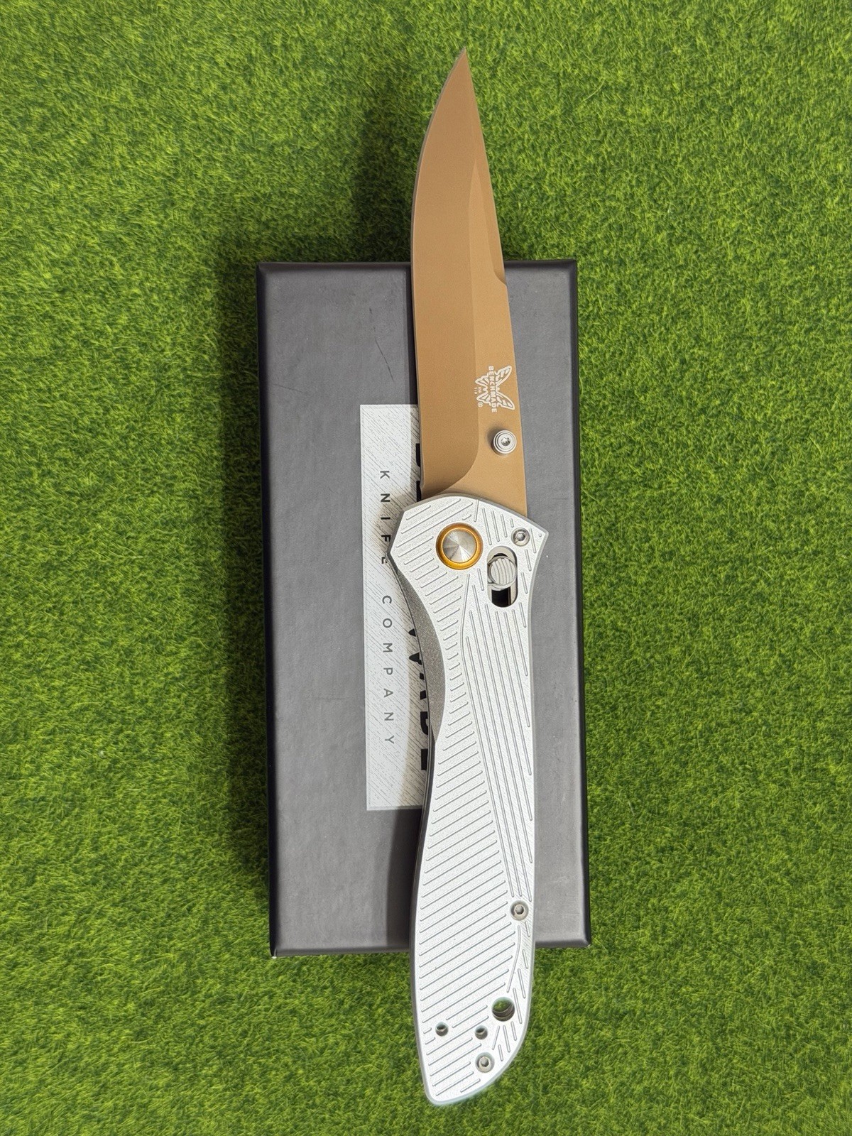 Benchmade Gray Aluminum Dark Flat Earth CPM-S90V EDC Folding Knife Benchmade Gray Aluminum Dark Flat Earth CPM-S90V EDC Folding Knife