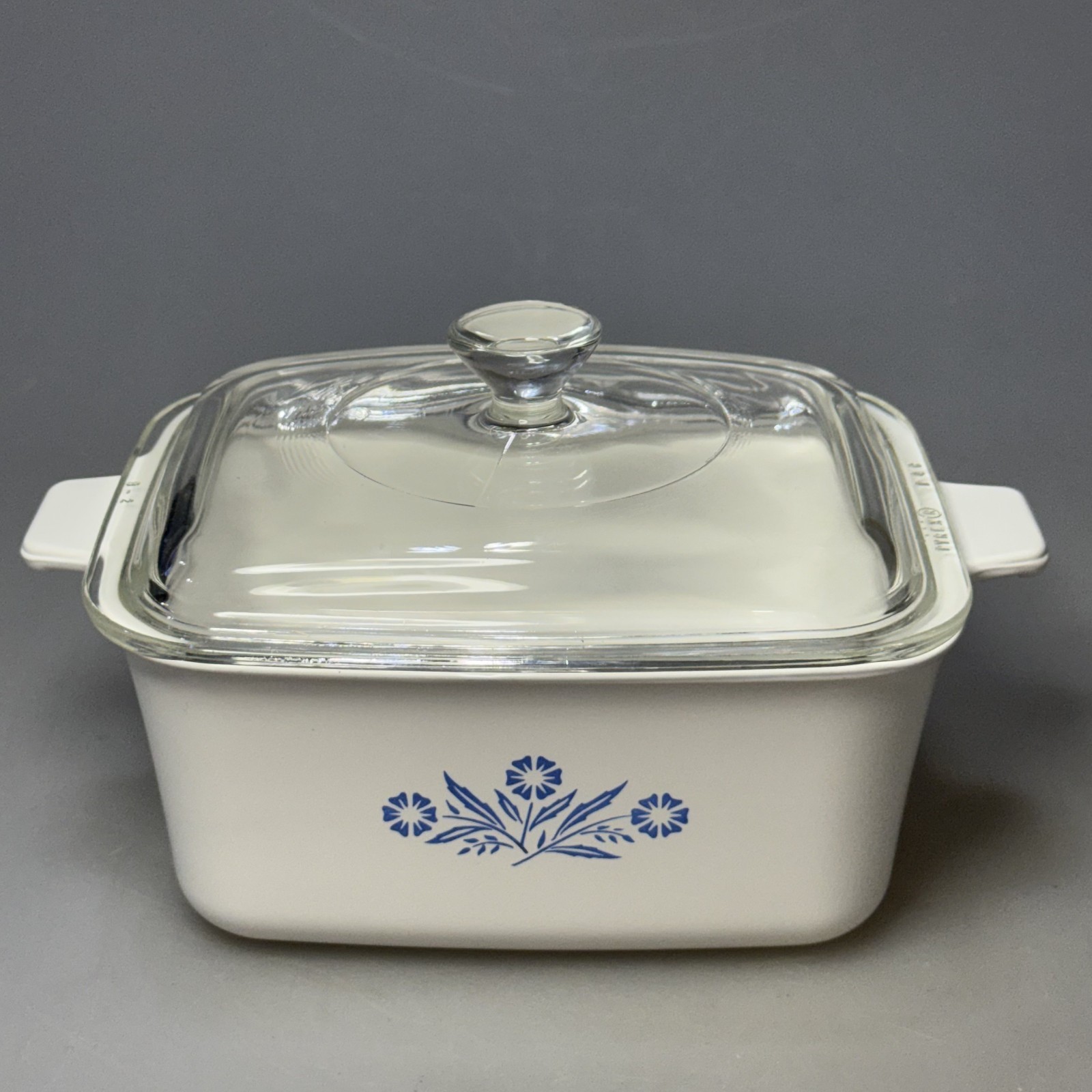 Vtg Corning Ware Blue Cornflower Casserole Dish White w Glass Lid 7X5.5x3 P-4-B