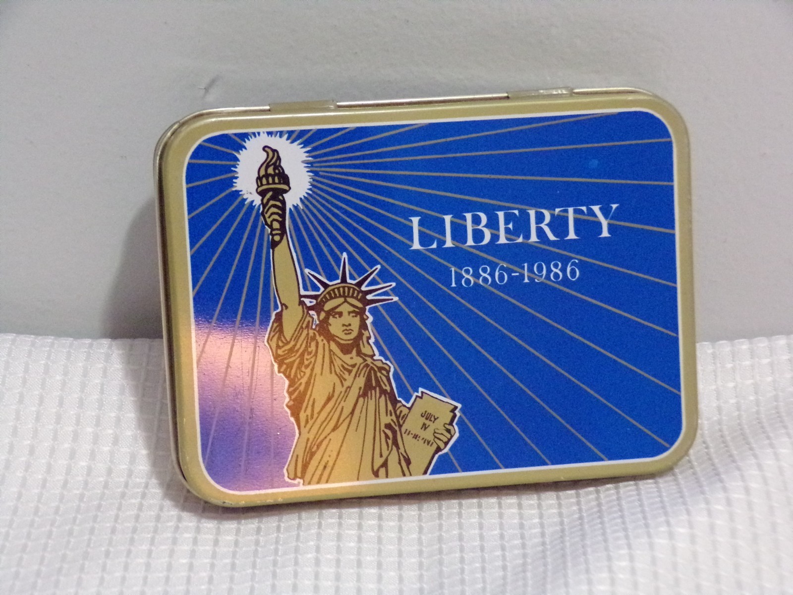 Vintage Liberty 1886 - 1986 Tin of 2 Decks of Cards & Score Sheets Family Games Vintage Liberty 1886 - 1986 Tin of 2 Decks of Cards & Score Sheets Family Games