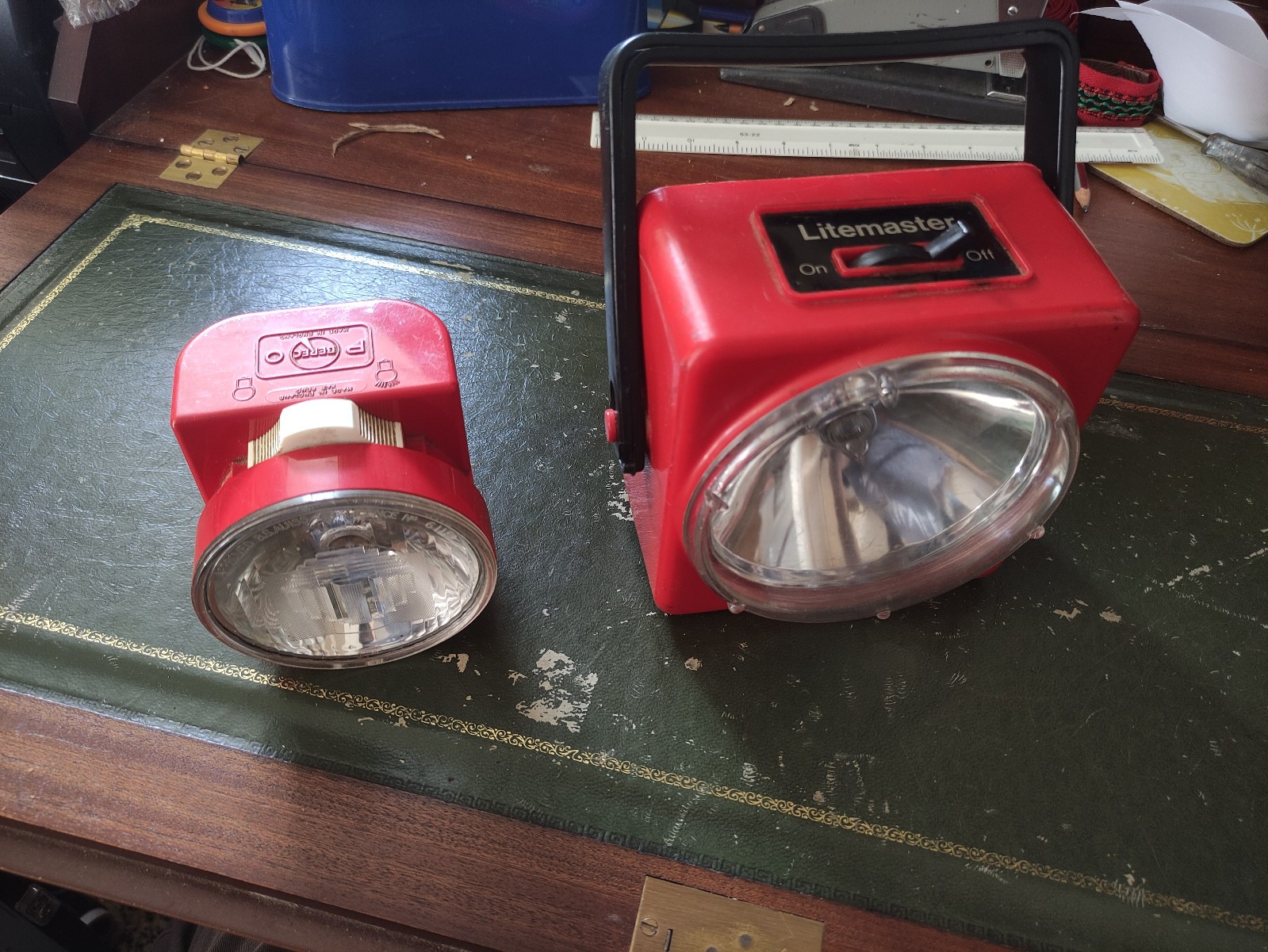 2x Vintage Torches Pifco Litemaster Lantern & Berec Bicycle PO Torch Retro Red 2x Vintage Torches Pifco Litemaster Lantern & Berec Bicycle PO Torch Retro Red