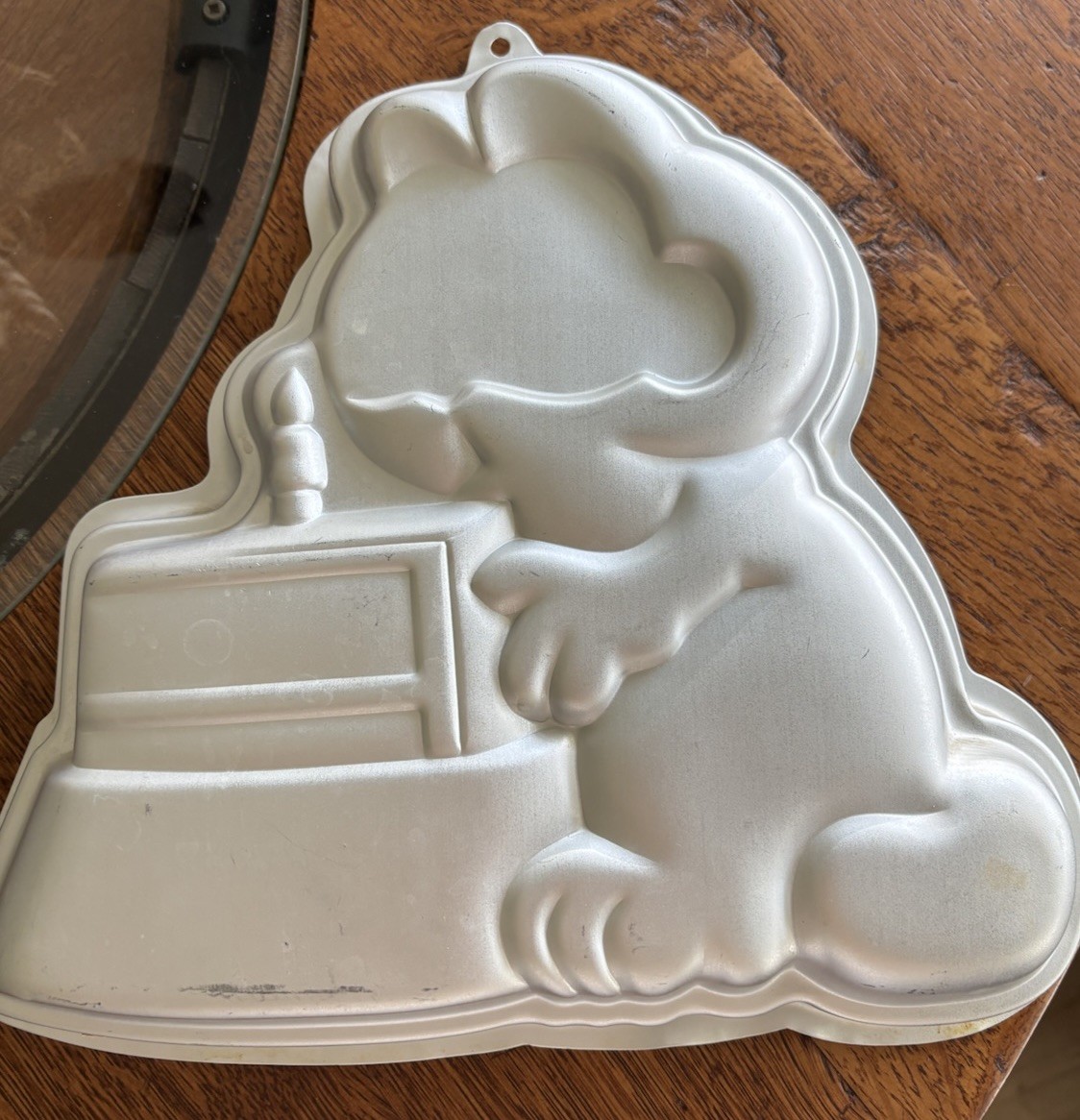 Vintage 1978-1981 Wilton Garfield Birthday Cake Pan Aluminum Metal #2105-2447 Vintage 1978-1981 Wilton Garfield Birthday Cake Pan Aluminum Metal #2105-2447