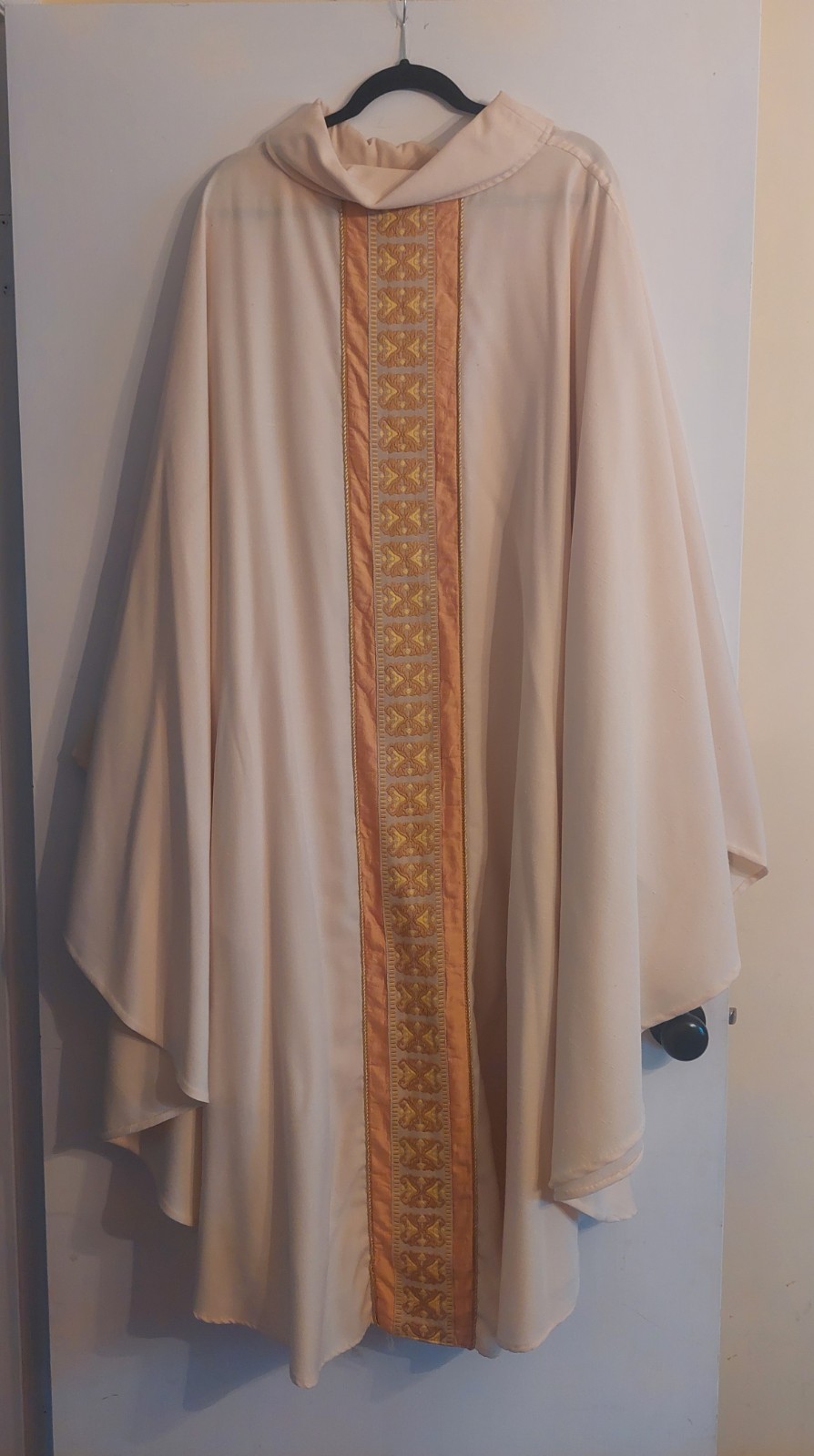 CM Almy White Gold Chasuble & Stole Catholic Episcopal Ecclesiastical Vestment