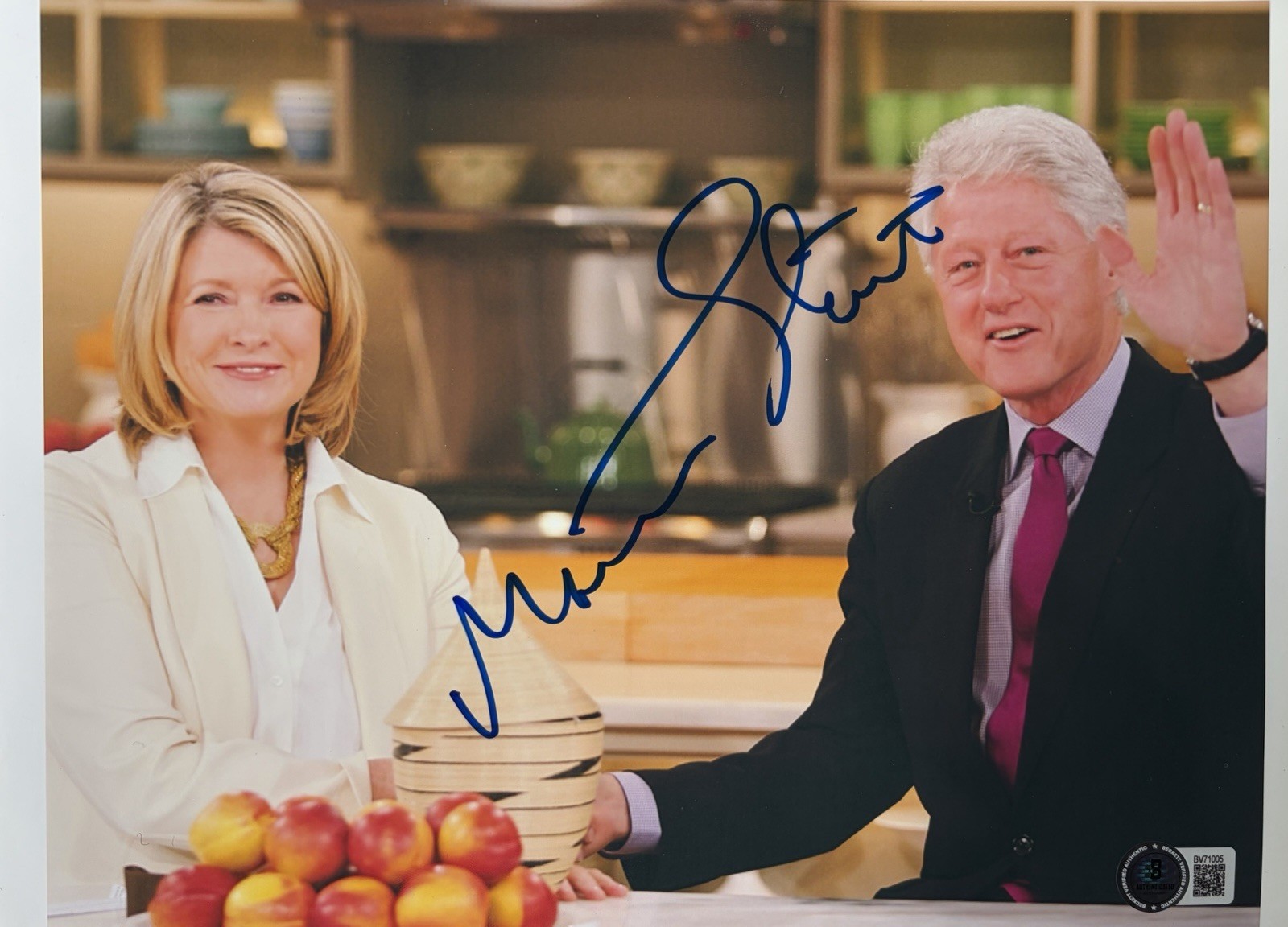 MARTHA STEWART SIGNED AUTOGRAPHED 8x10 PHOTO ACCLAIMED BUSINESSWOMAN BECKETT BAS MARTHA STEWART SIGNED AUTOGRAPHED 8x10 PHOTO ACCLAIMED BUSINESSWOMAN BECKETT BAS