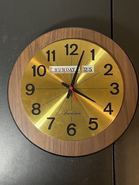 Vintage 1970s Sears Tradition MCM Wall Clock with Day & Date – Nonworking