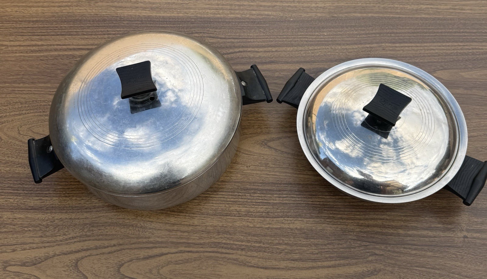 Vtg Rena Ware Stainless 18-8 3 Ply 4 Quart Pot 10.25” 1qt 8.8” With Lid Lot 2 Vtg Rena Ware Stainless 18-8 3 Ply 4 Quart Pot 10.25” 1qt 8.8” With Lid Lot 2