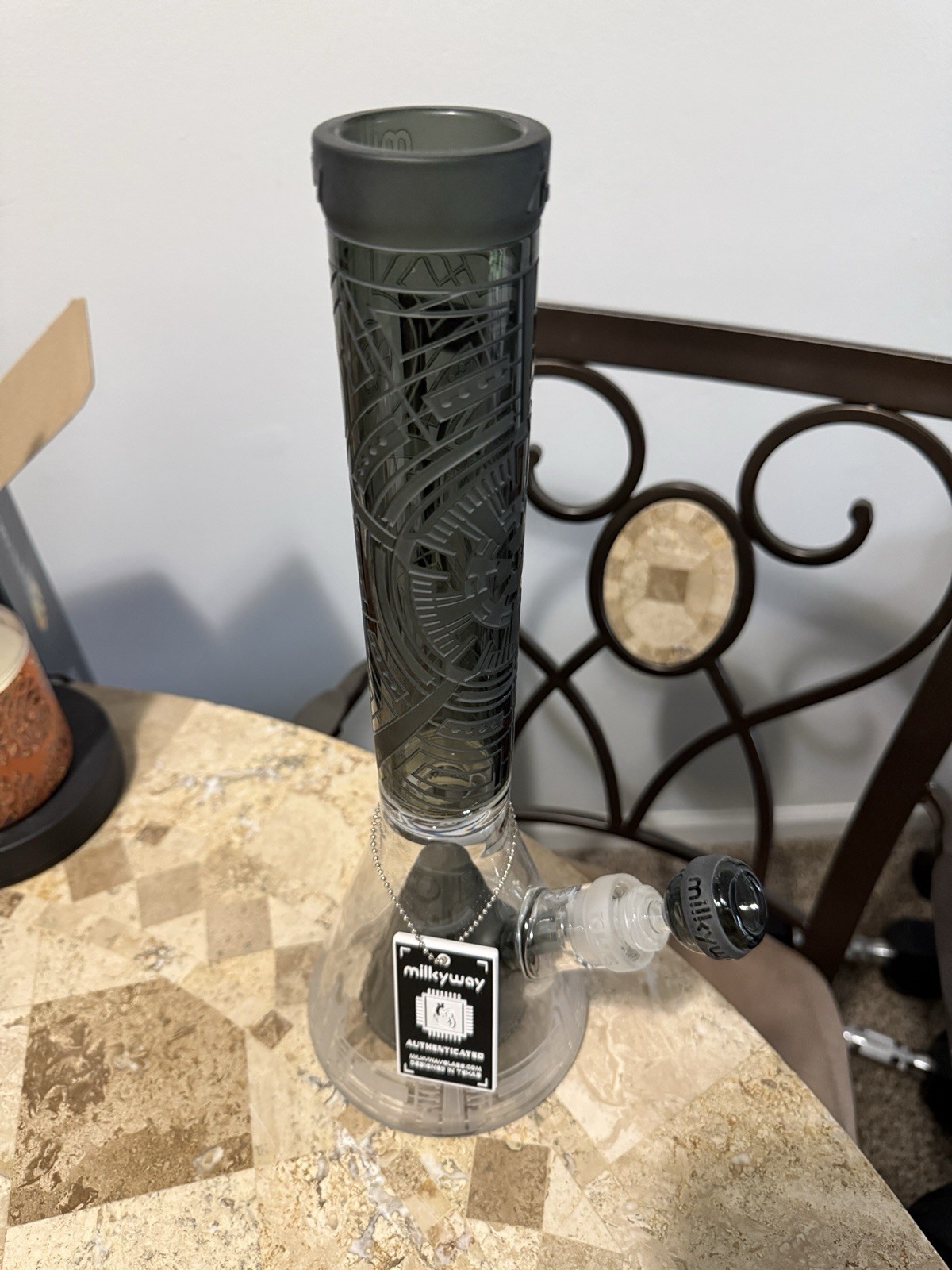 Nuclear Reactor 14” Beaker Hookah. Never Used