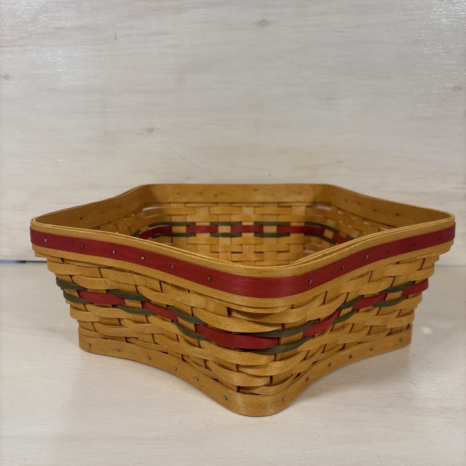 Longaberger 2001 Shining Star Large Hostess Basket Red Green Star Shape