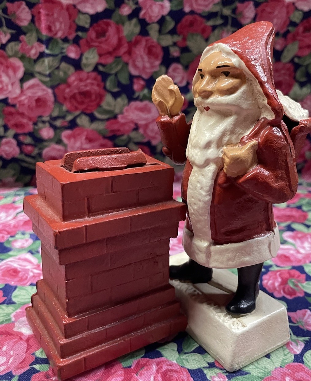 Vintage Cast Iron 6” Santa Claus Red Chimney Coin Bank MADE IN USA Vintage Cast Iron 6” Santa Claus Red Chimney Coin Bank MADE IN USA