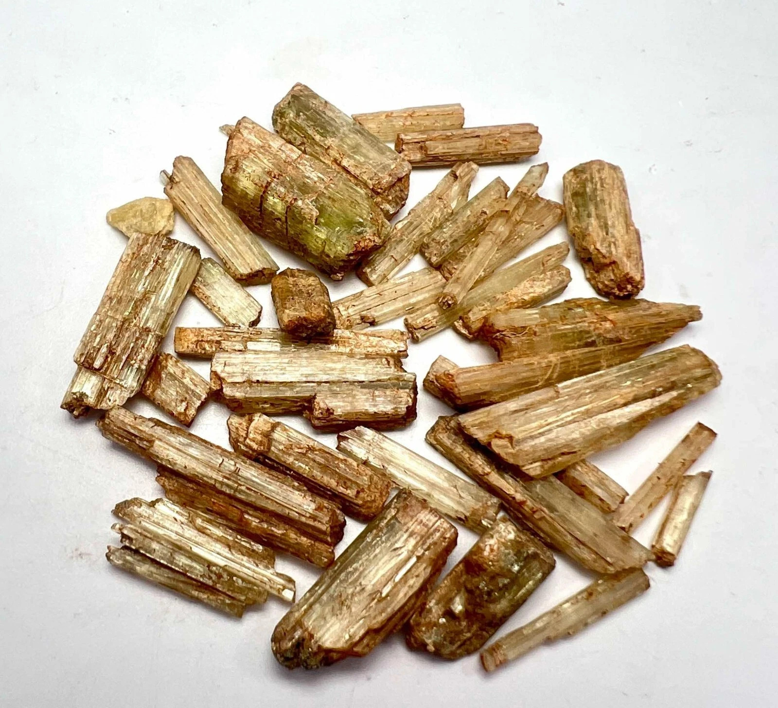 60 CT  Clinozoisite Lot From kpk Pakistan s34