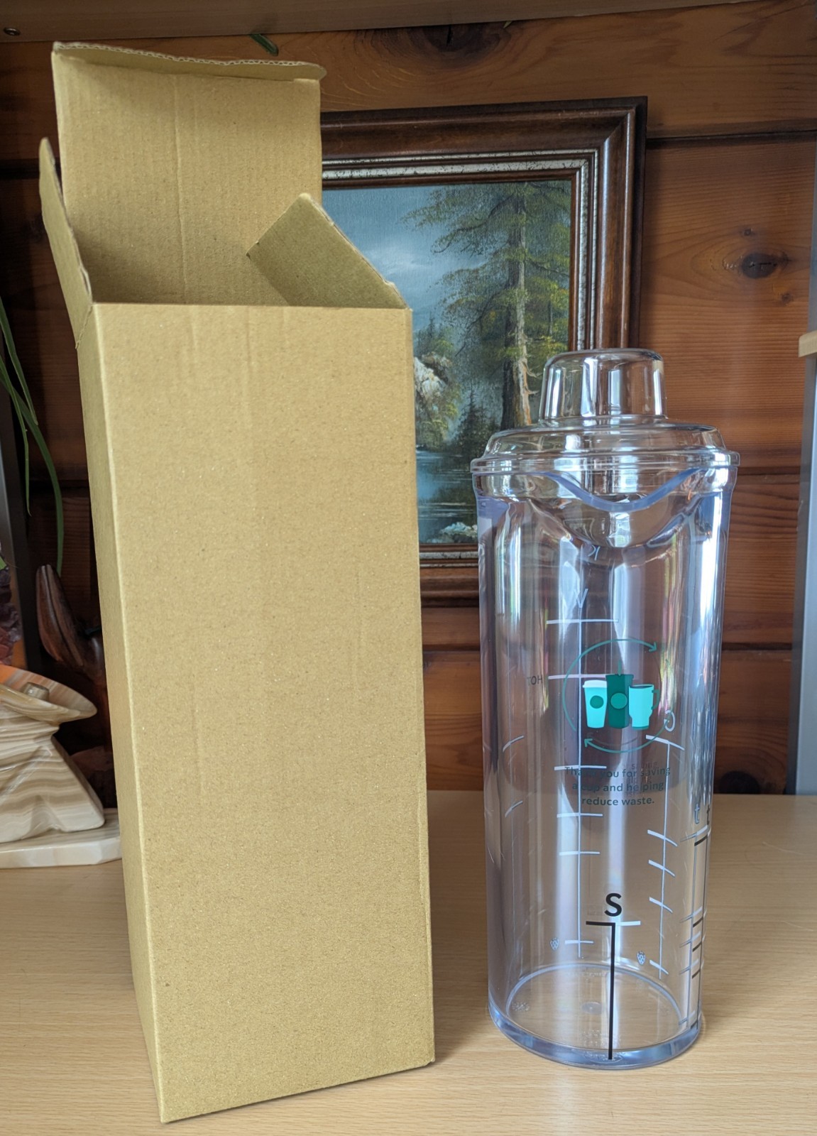STARBUCKS Barista Clear Plastic Beverage Shaker with Lid and Pour Spout (NIB) STARBUCKS Barista Clear Plastic Beverage Shaker with Lid and Pour Spout (NIB)