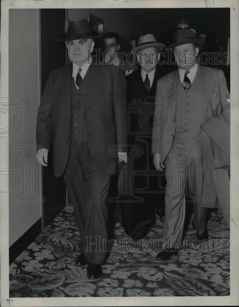 1950 Press Photo Labor Leaders Leaving Coal Negotiations Meeting, Washington