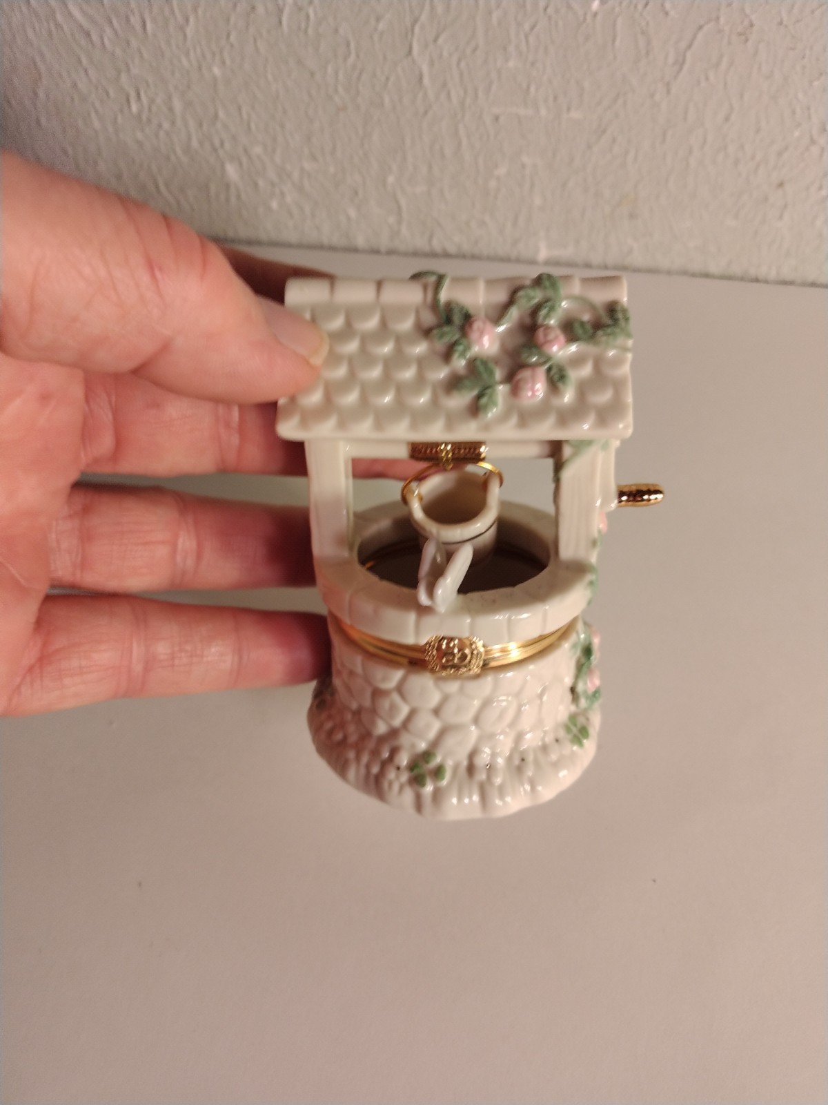 Lenox treasures box ivory & gold trim porcelain garden wishes 3.75in pre-owned