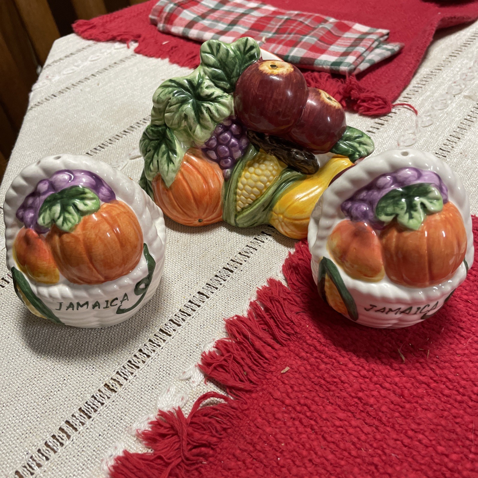 Jamaica Salt & Pepper Shaker And Napkin Holder Set Jamaica Salt & Pepper Shaker And Napkin Holder Set