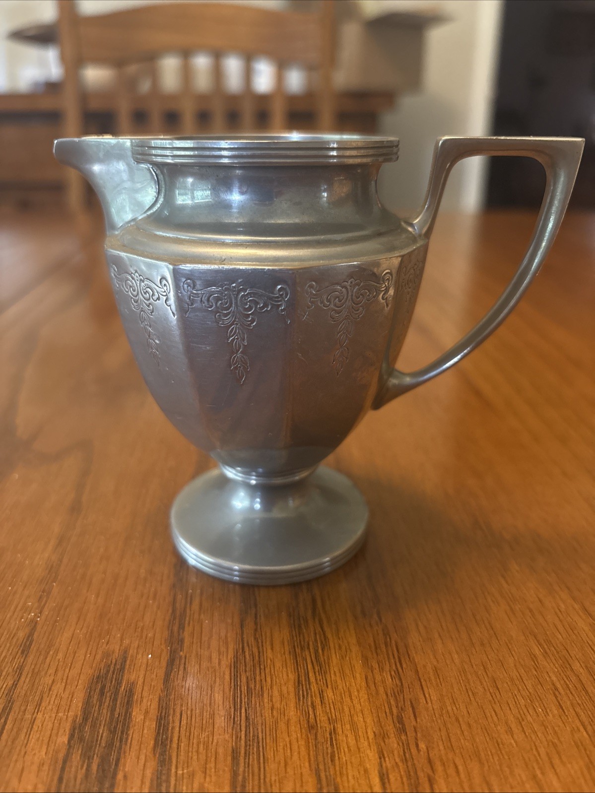 Vintage Art Deco Design UNIVERSAL 4.25