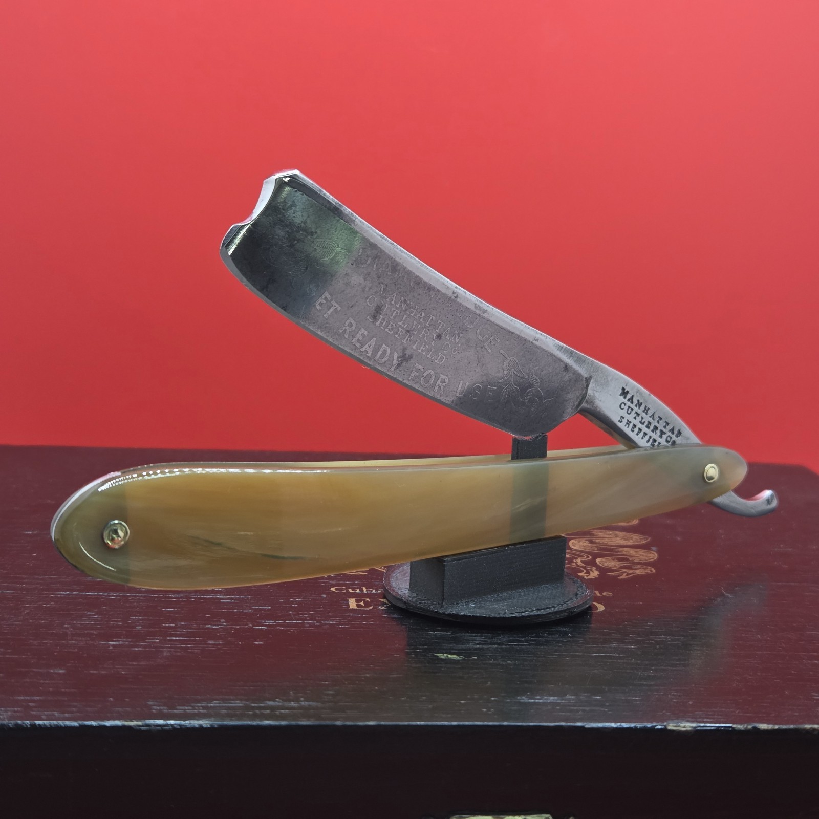 Vintage 13/16 Manhattan Cutlery Co. Sheffield Straight Razor. Restored. Vintage 13/16 Manhattan Cutlery Co. Sheffield Straight Razor. Restored.