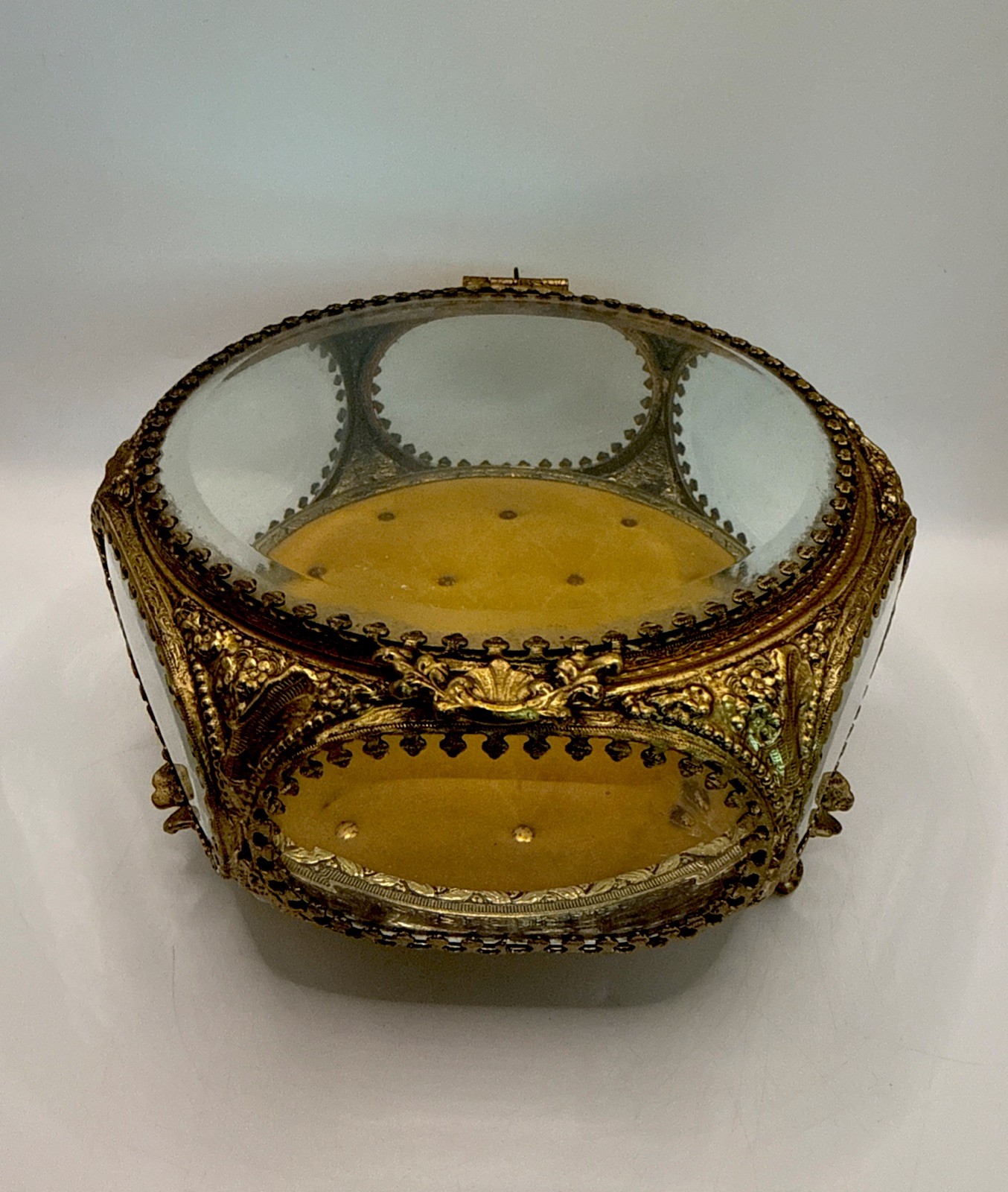 VTG Gold Gilt Ormolu Filigree Floral Bouquet Octagon Casket Trinket Jewelry Box