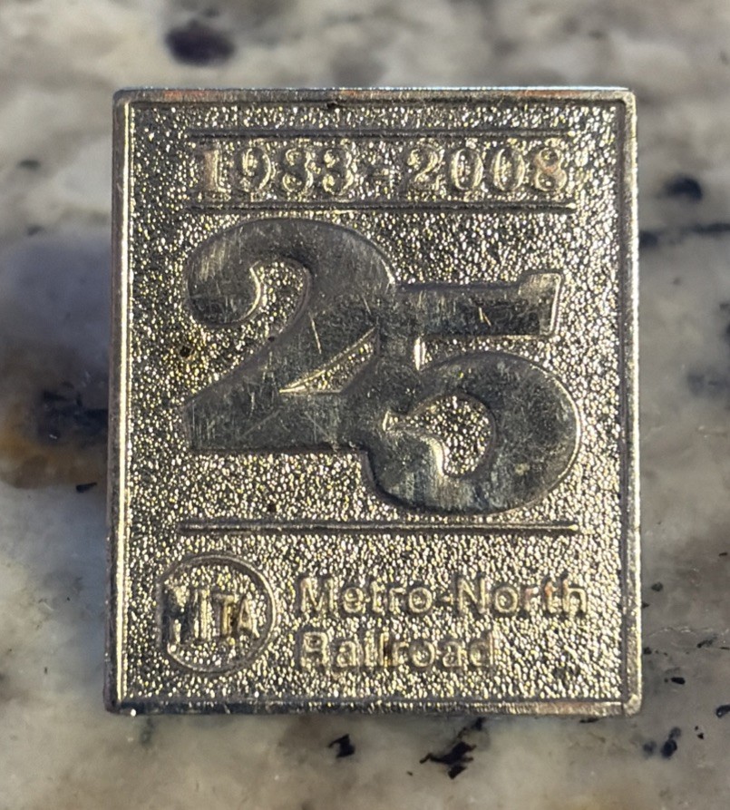 MTA Metro-North Railroad 25 Years Service Pin 1983-2008 NYC Anniversary