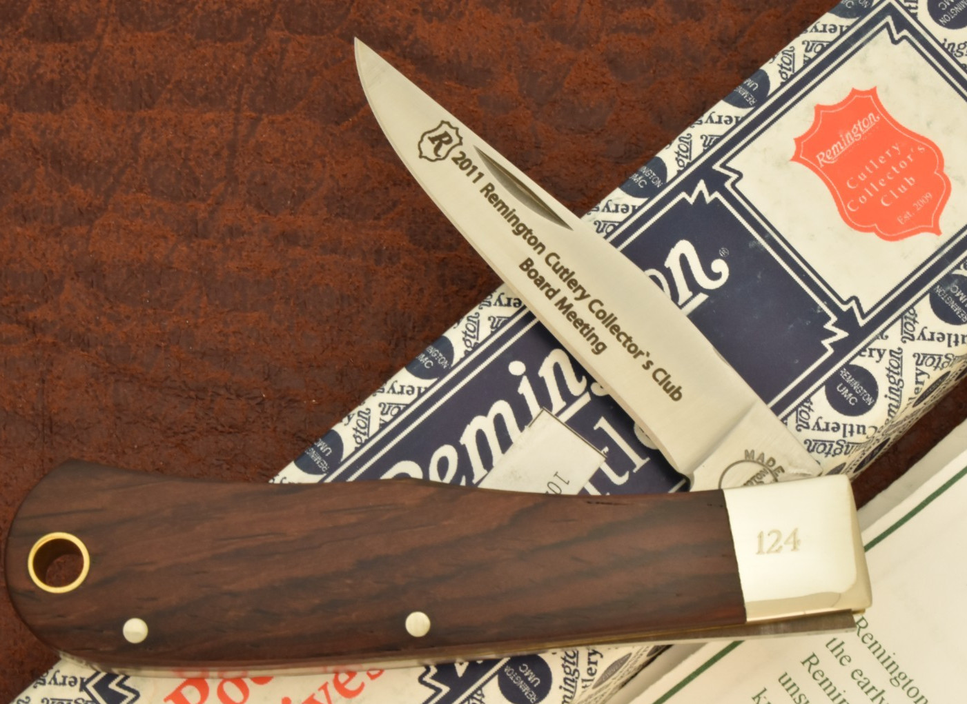 REMINGTON UMC USA 2011 COLLECTORS CLUB BOARD MEETING LOCKBACK KNIFE R1173 (34022