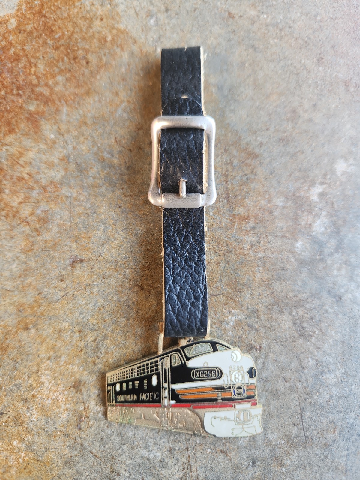 Vintage Southern Pacific Railroad 6000 H.P. Diesel F-7 Metal Pocket Watch Fob