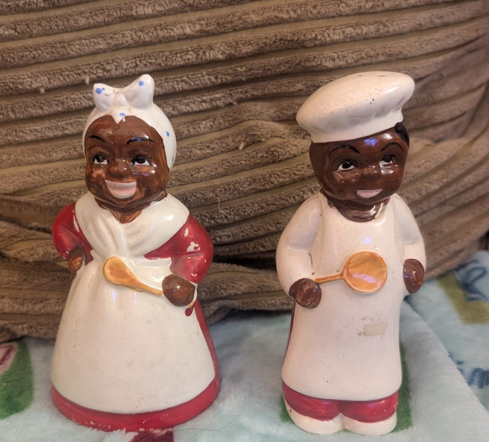 Rare Set Of Antique Salt And Pepper Shakers . Super Rare **Collectable** Rare Set Of Antique Salt And Pepper Shakers . Super Rare **Collectable**