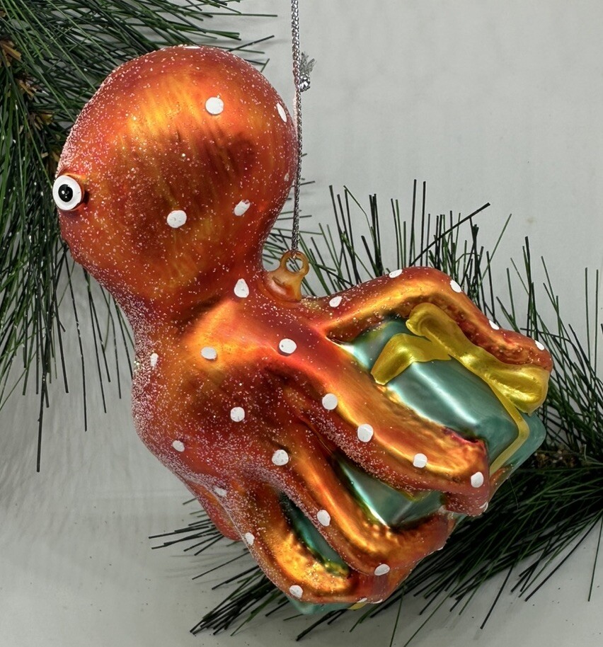Glass Ornament OCTOPUS WITH GIFT no tag no maker
