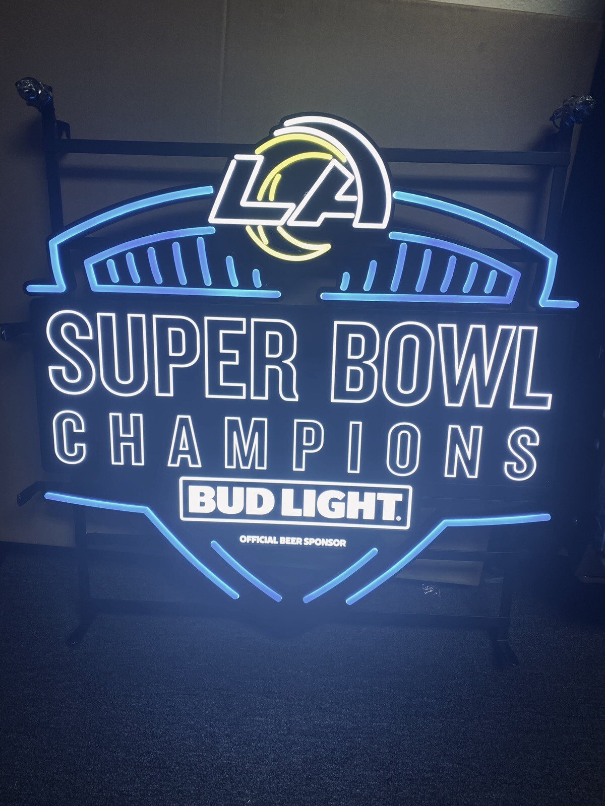 New LA RAMS Super Bowl Champions Bud 24