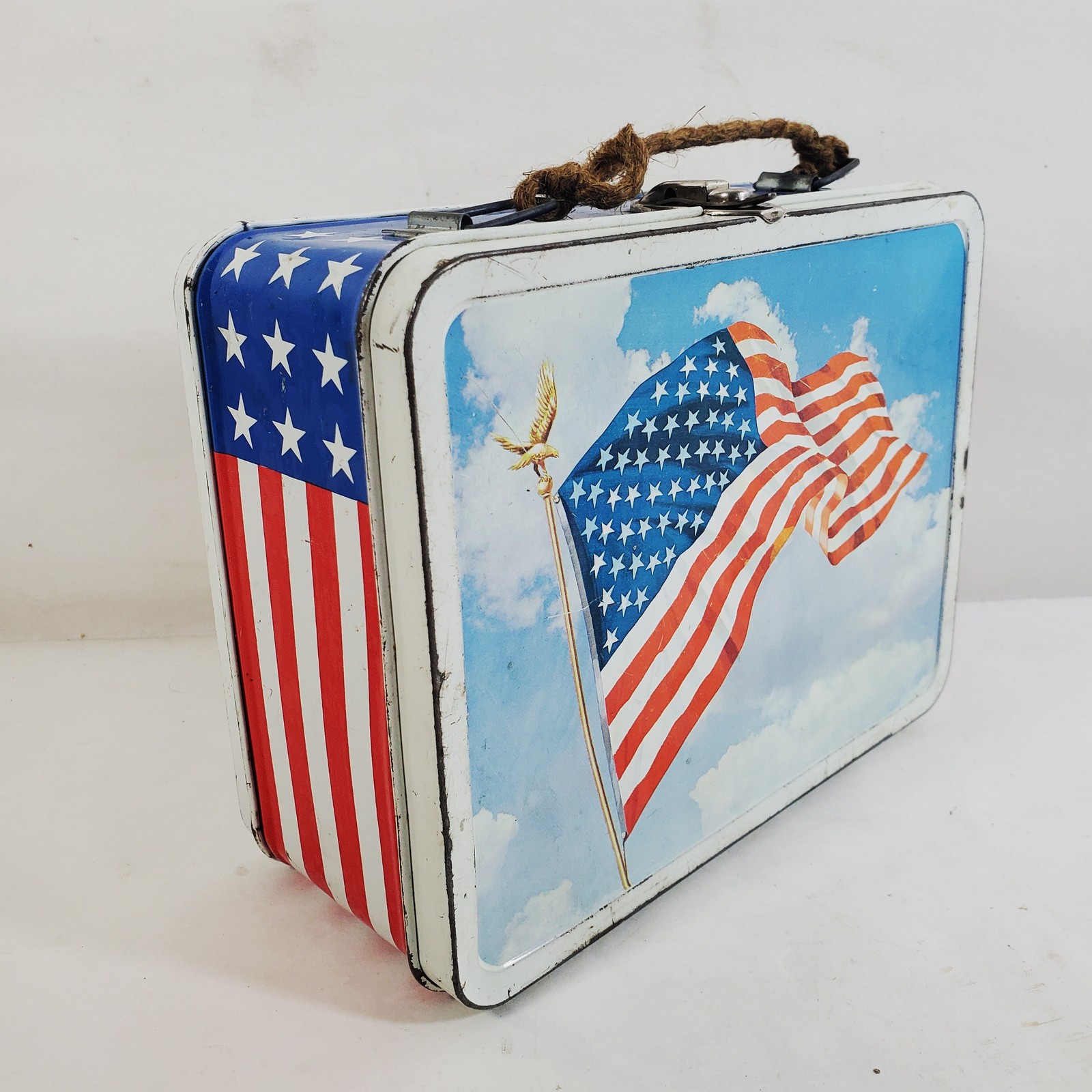 Vintage 1970s Ohio Art American Flag Patriotic Metal Lunchbox Rope Handle