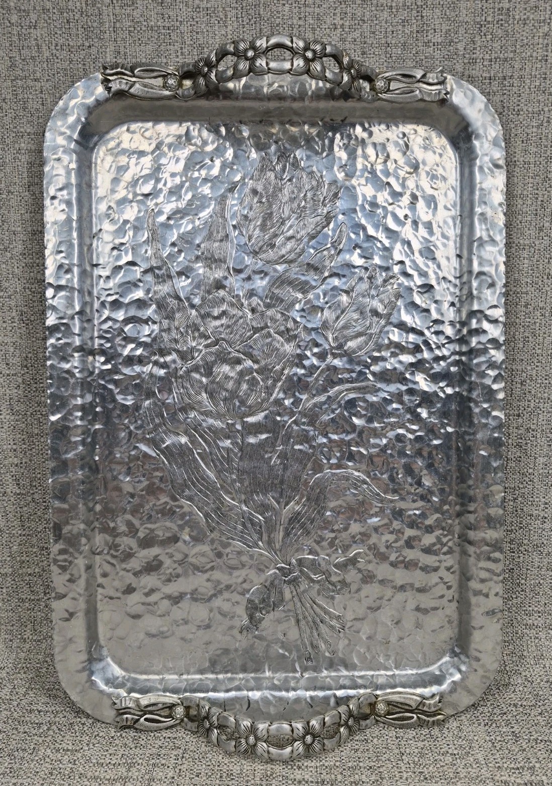 Vintage Hammered Aluminum Tray #408 Tulip By Rodney Kent Hand Wrought 16.5