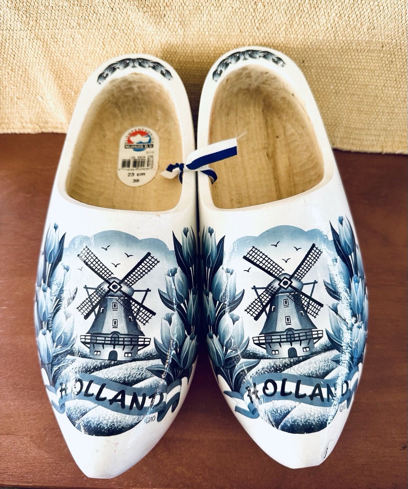 Handpainted Holland Souvenir Dutch Delft Blue Windmill Wearable Wooden Clogs