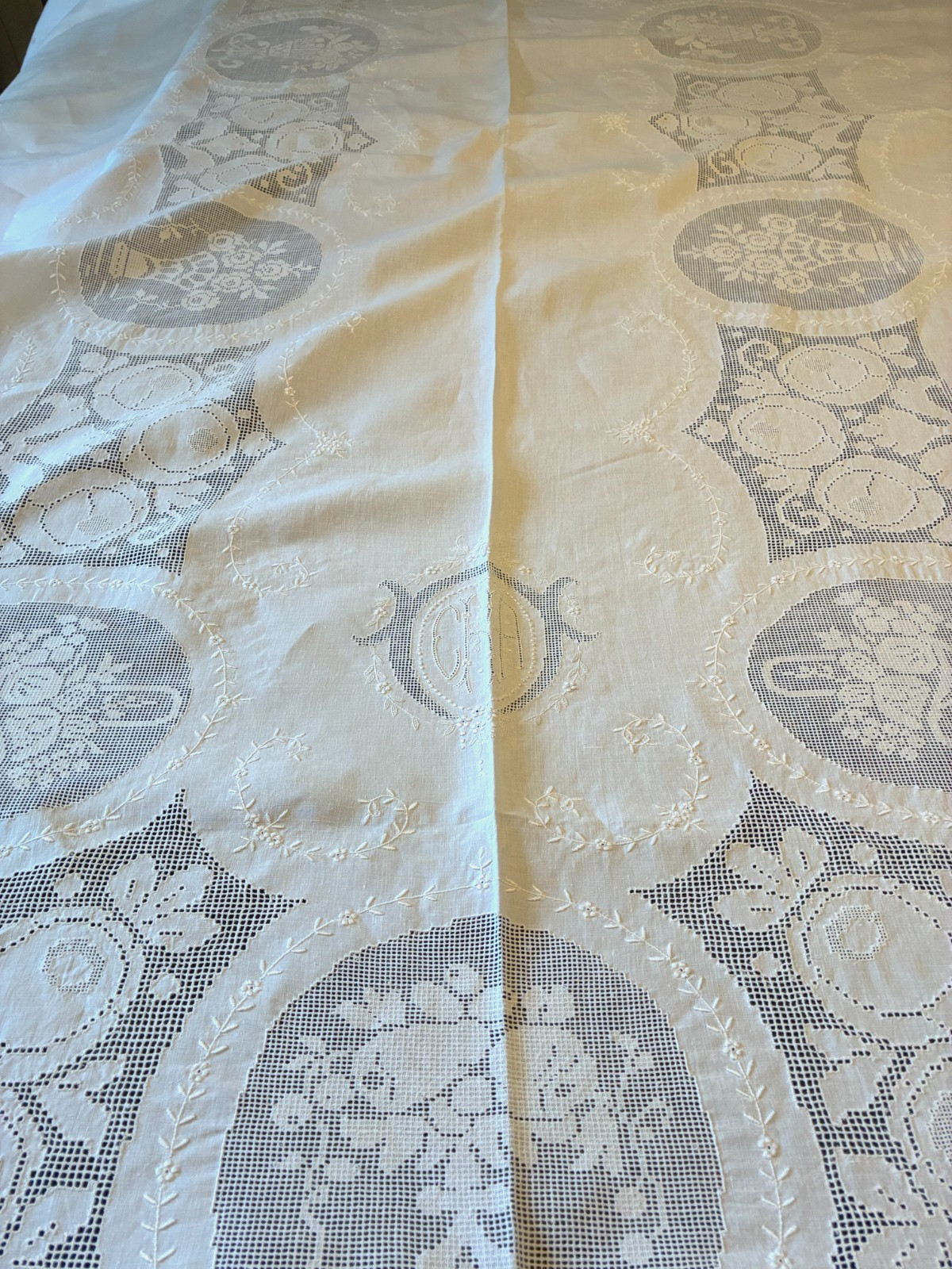 Antique Italian Linen Banquet Tablecloth Mosic work Lace Floral Urns  76 x 124