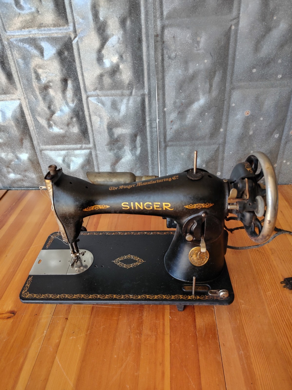 Vintage 1935 Model 15-91 Treadle Singer Sewing Machine Head Vintage 1935 Model 15-91 Treadle Singer Sewing Machine Head