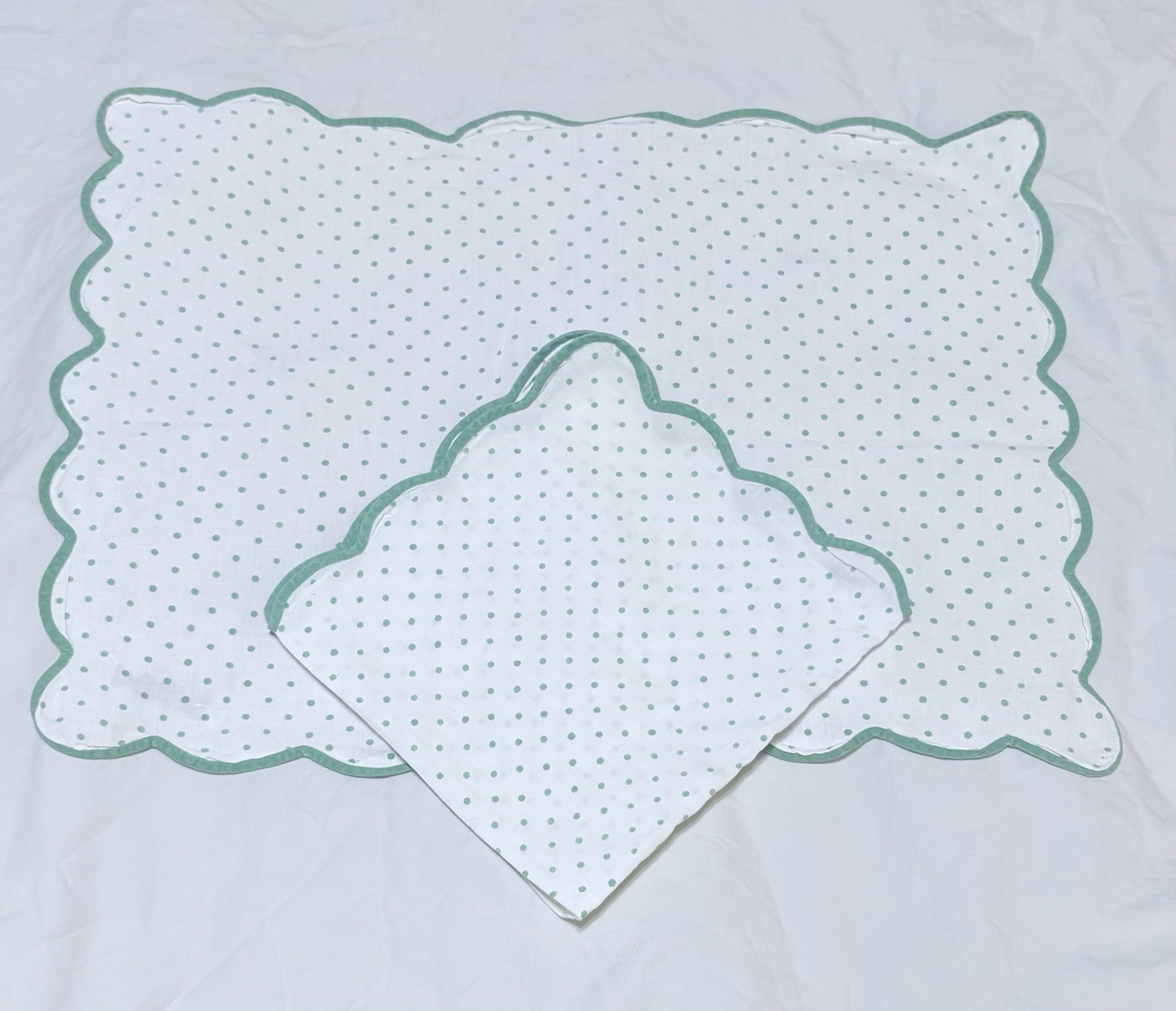 Vintage D Porthhault White & Green Polka Dots Linen 100% Flax Placemat & Napkin Vintage D Porthhault White & Green Polka Dots Linen 100% Flax Placemat & Napkin