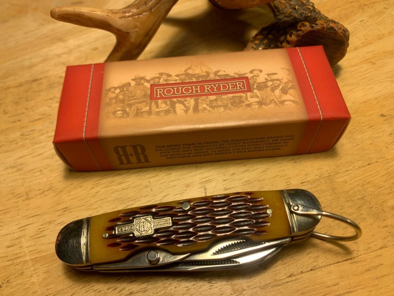 Rough Ryder Camp Knife Amber Jigged Bone 3 3/4