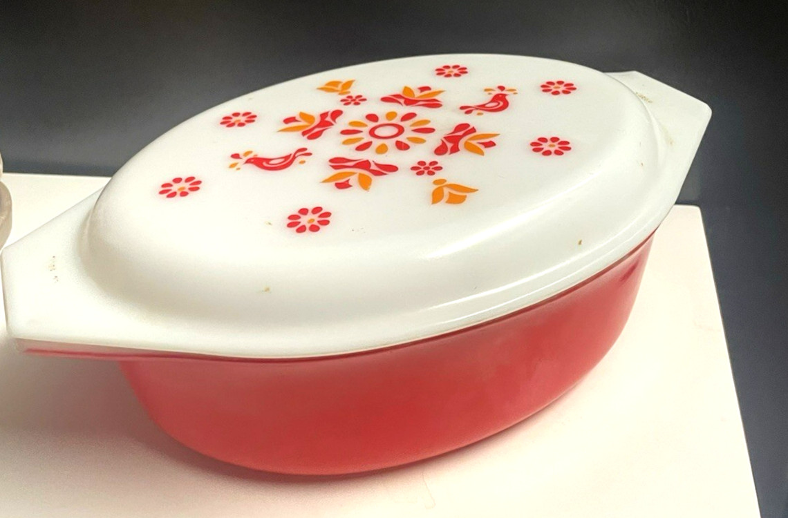 Vintage Pyrex Friendship Red Casserole Dish 045 2.5 QT with Milk Glass Lid