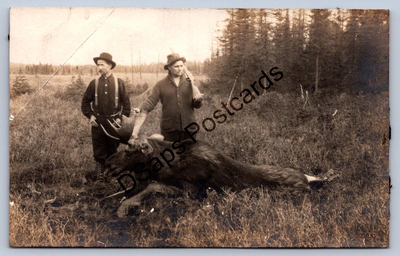 K58/ Interesting RPPC Postcard c1910 Man Moose Hunt Hunting Rifle 228