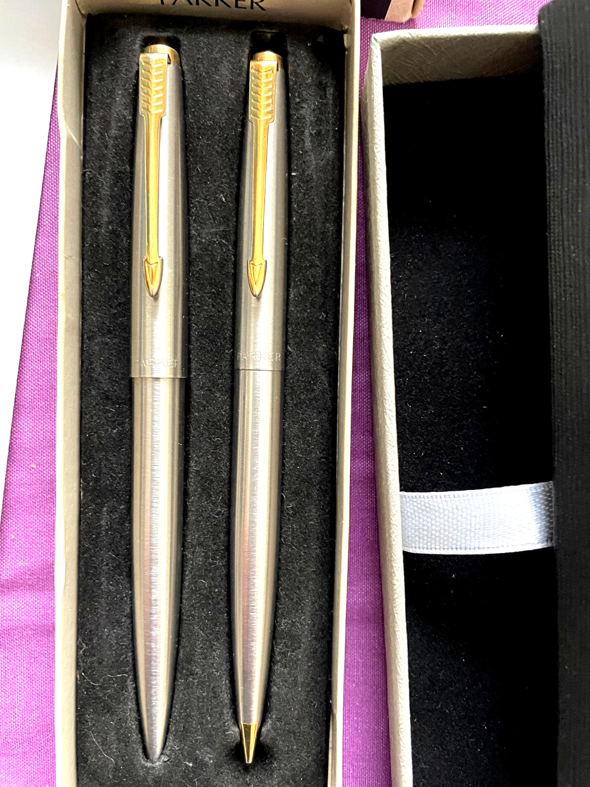 Beautiful Vintage  Parker Ballpoint Pen & Mechanical Pencil Set
