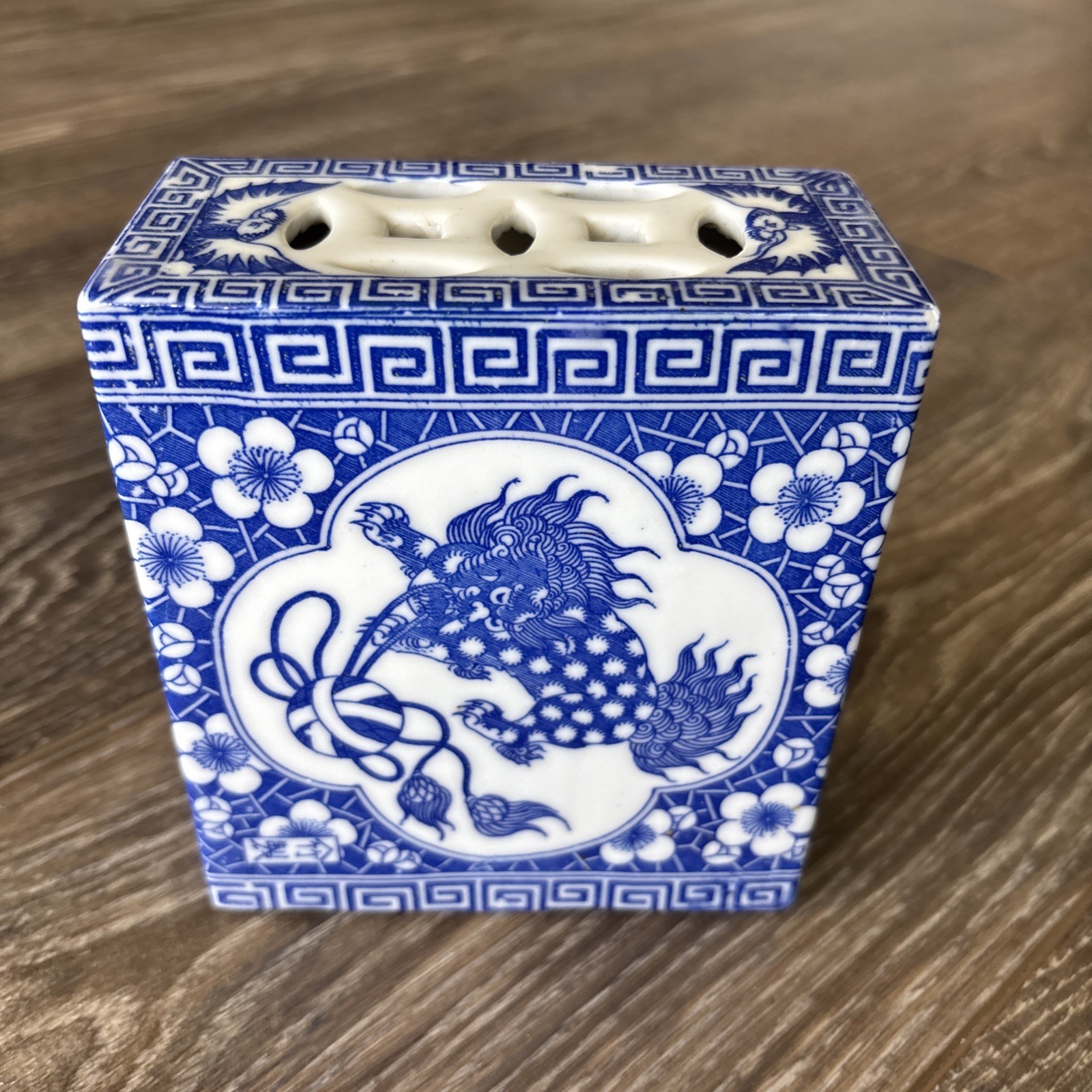Vintage Asian Blue & White Porcelain Opium Pillow Incense Burner With Foo Dog Vintage Asian Blue & White Porcelain Opium Pillow Incense Burner With Foo Dog