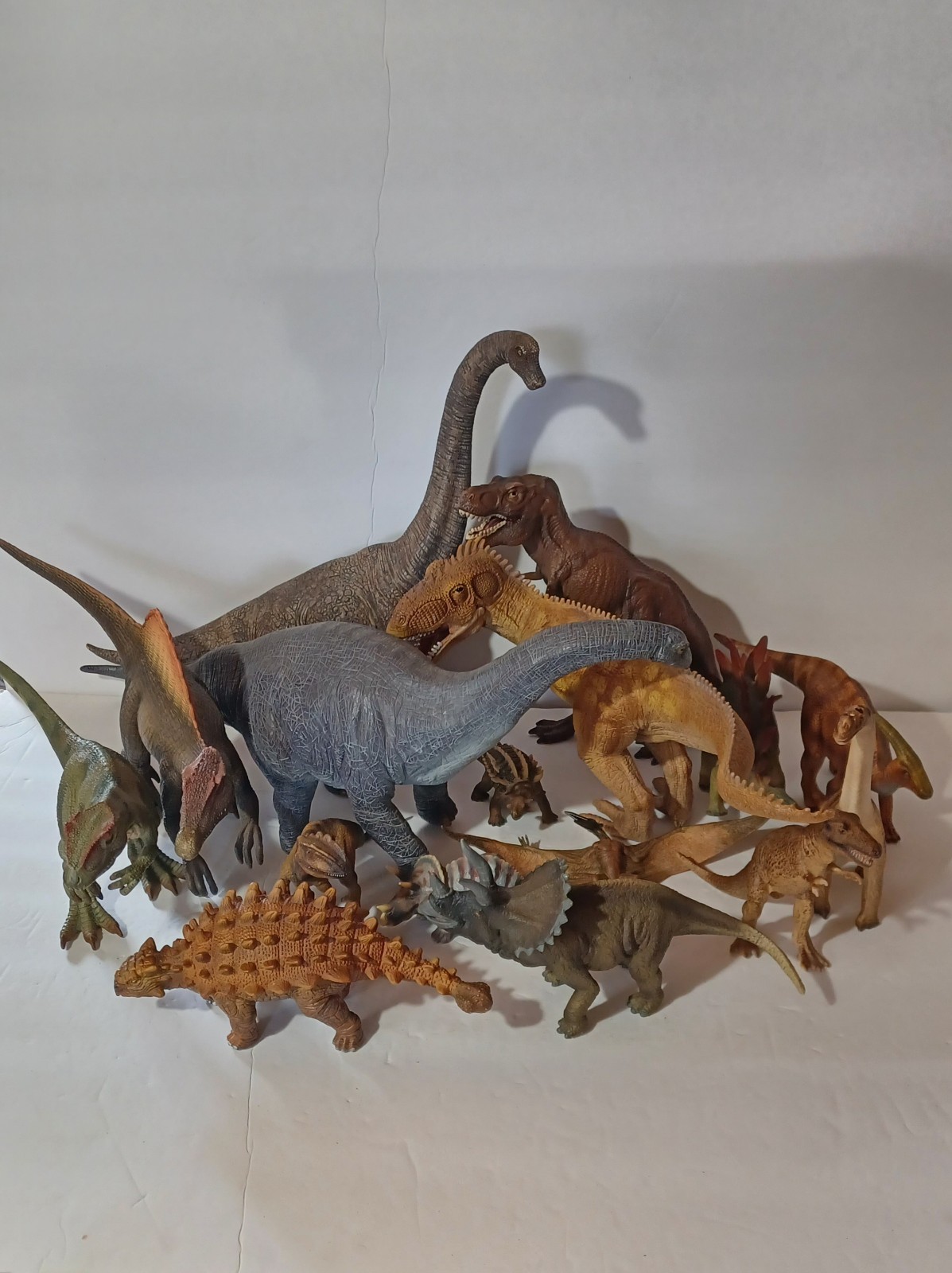 Lot of 16 Schleich Dinosaurs Mixed Size Lot