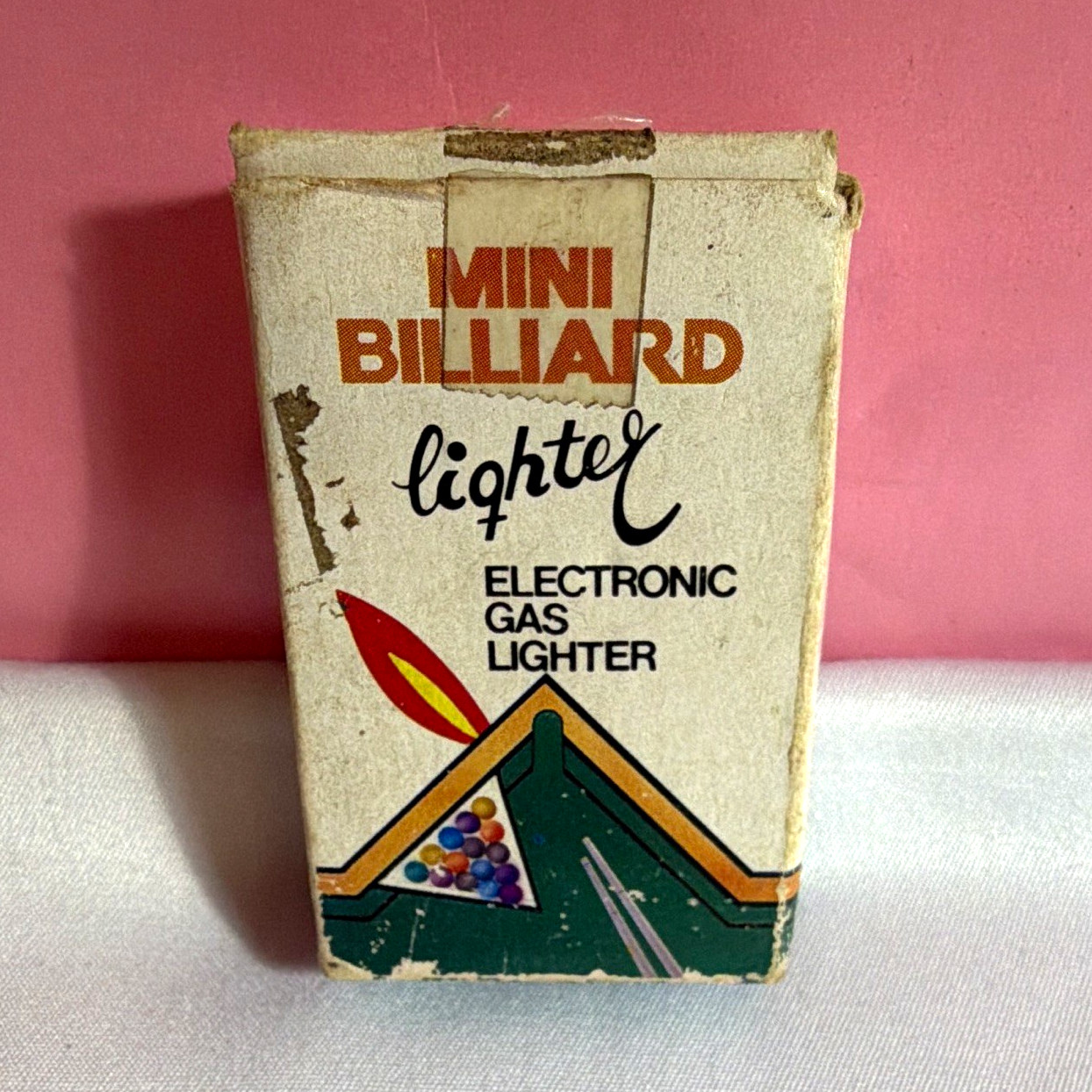Mini Billiard Electronic Gas Lighter Mini Pool Table Novelty, New/Old Stock Mini Billiard Electronic Gas Lighter Mini Pool Table Novelty, New/Old Stock