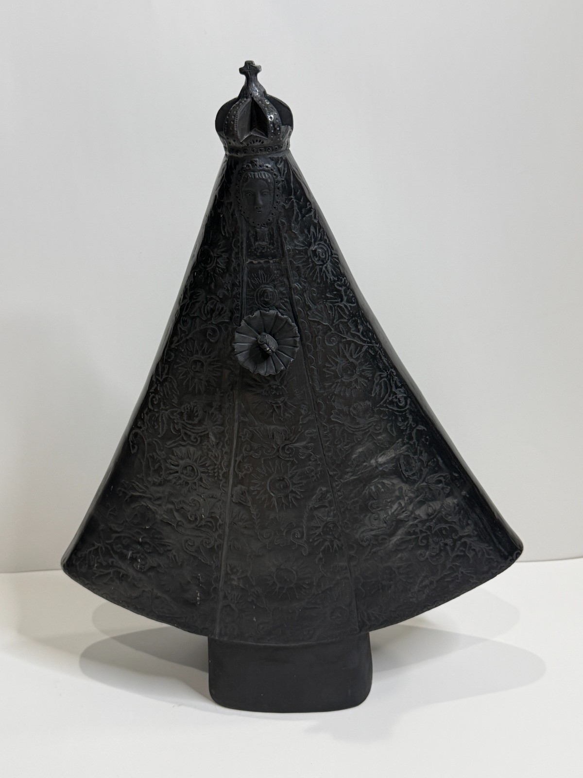 Vintage Oaxaca Black Pottery Virgen de la Soledad Madonna Sculpture 17.25\