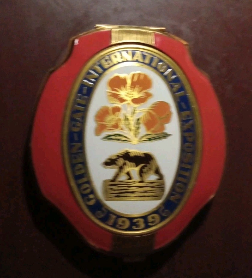 1939 Golden Gate International Exposition Enamel Compact 1939 Golden Gate International Exposition Enamel Compact