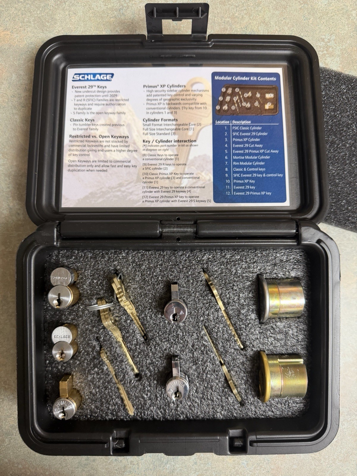 Schlage 40-224 Modular Cylinder Sales Kit W/ Keys And Cutaway Cylinders - RARE Schlage 40-224 Modular Cylinder Sales Kit W/ Keys And Cutaway Cylinders - RARE