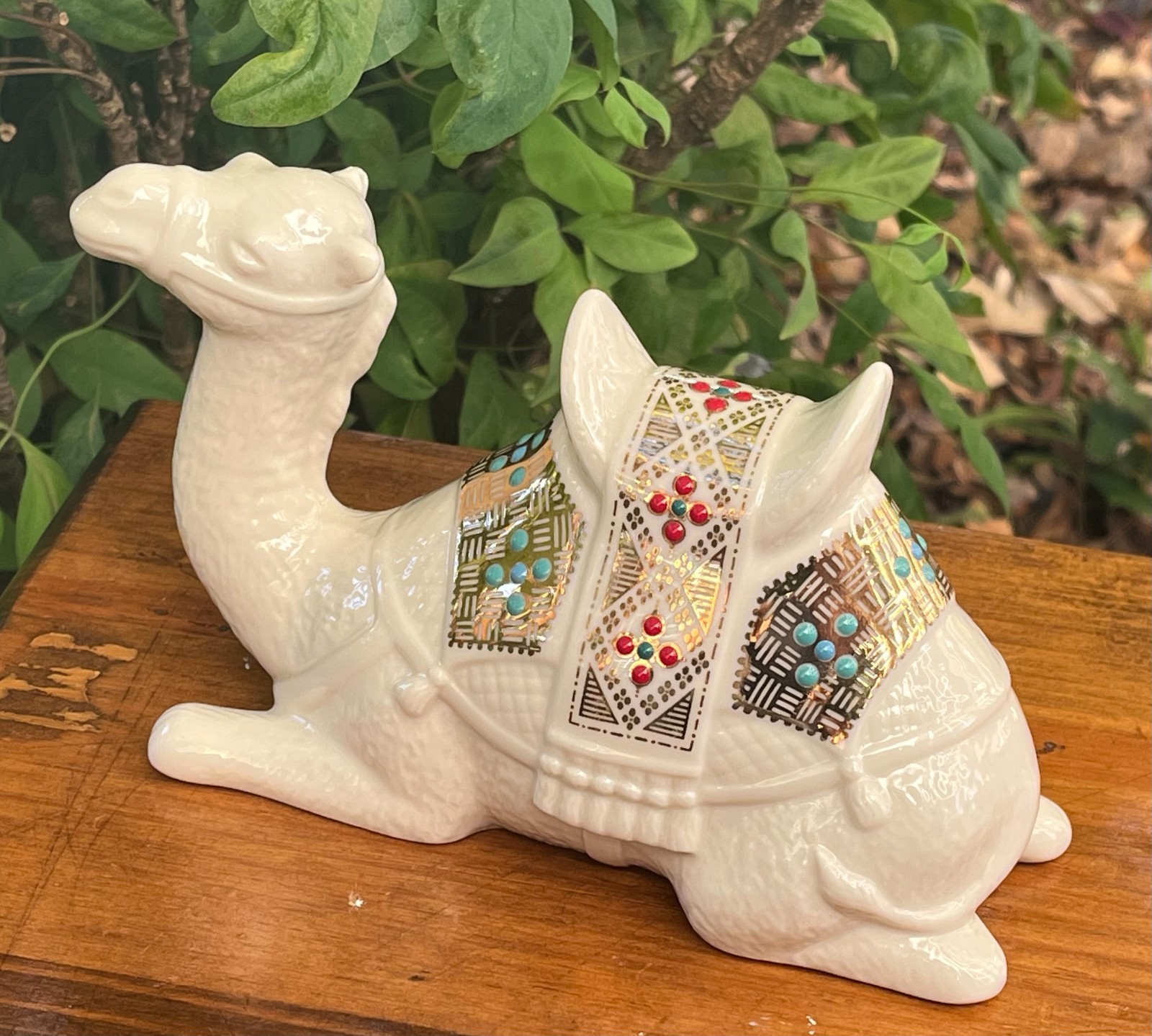 1994 LENOX CHINA JEWELS NATIVITY LYING CAMEL WITH GOLD AND ENAMELING EXCELLENT 1994 LENOX CHINA JEWELS NATIVITY LYING CAMEL WITH GOLD AND ENAMELING EXCELLENT