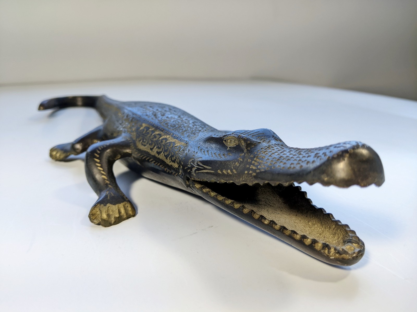 Big Vintage 14” Brass Alligator / Crocodile Figurine Ornate pattern NO TARIFFS Big Vintage 14” Brass Alligator / Crocodile Figurine Ornate pattern NO TARIFFS