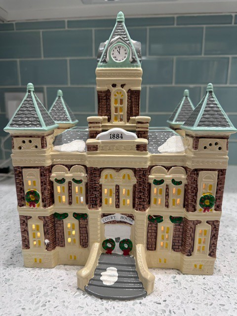 1989 Deptartment 56 The Original Snow Village County Courthouse 51446 Ret. 1993
