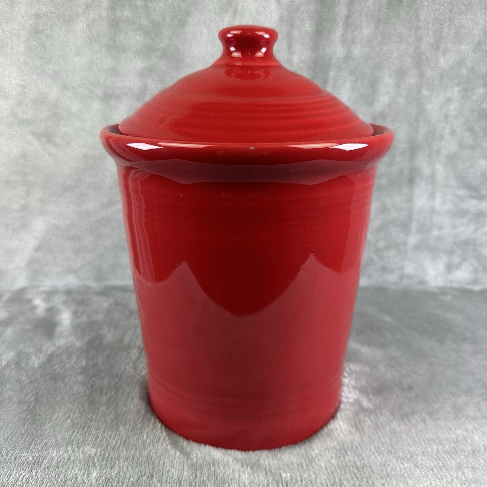 Fiesta Fiestaware Homer Laughlin Medium Canister w/ Lid Crock Scarlet (retired)