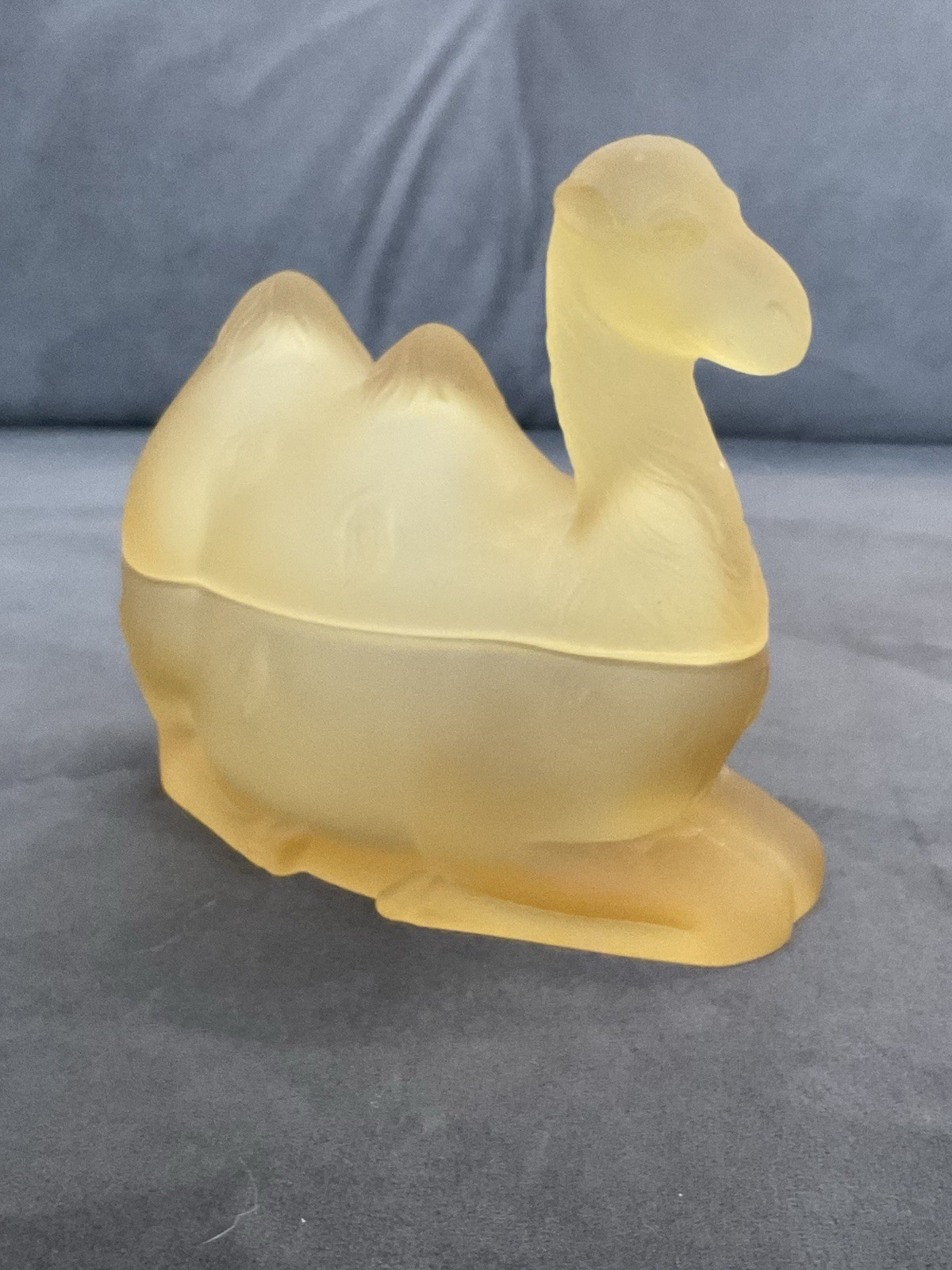 Westmoreland Humphrey the camel amber frosted powder jar