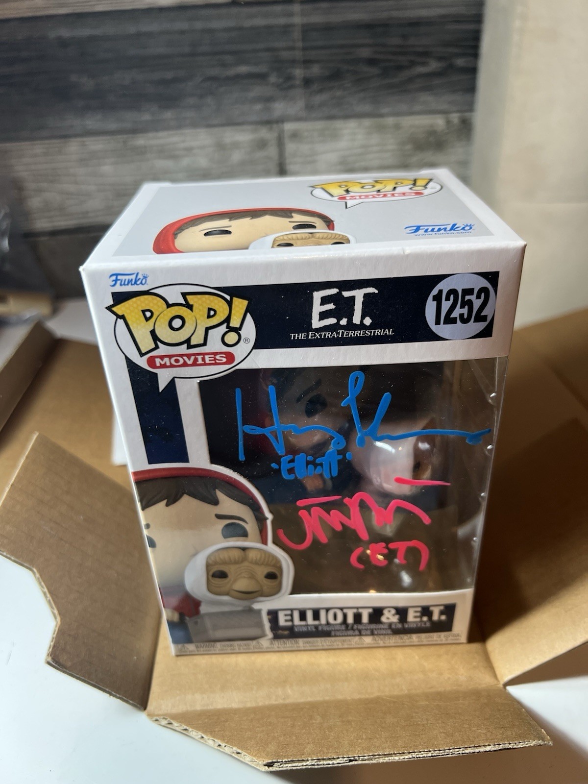 Funko Pop 1252 E.T. Movie Henry Thomas, Matthew Demerit Signed