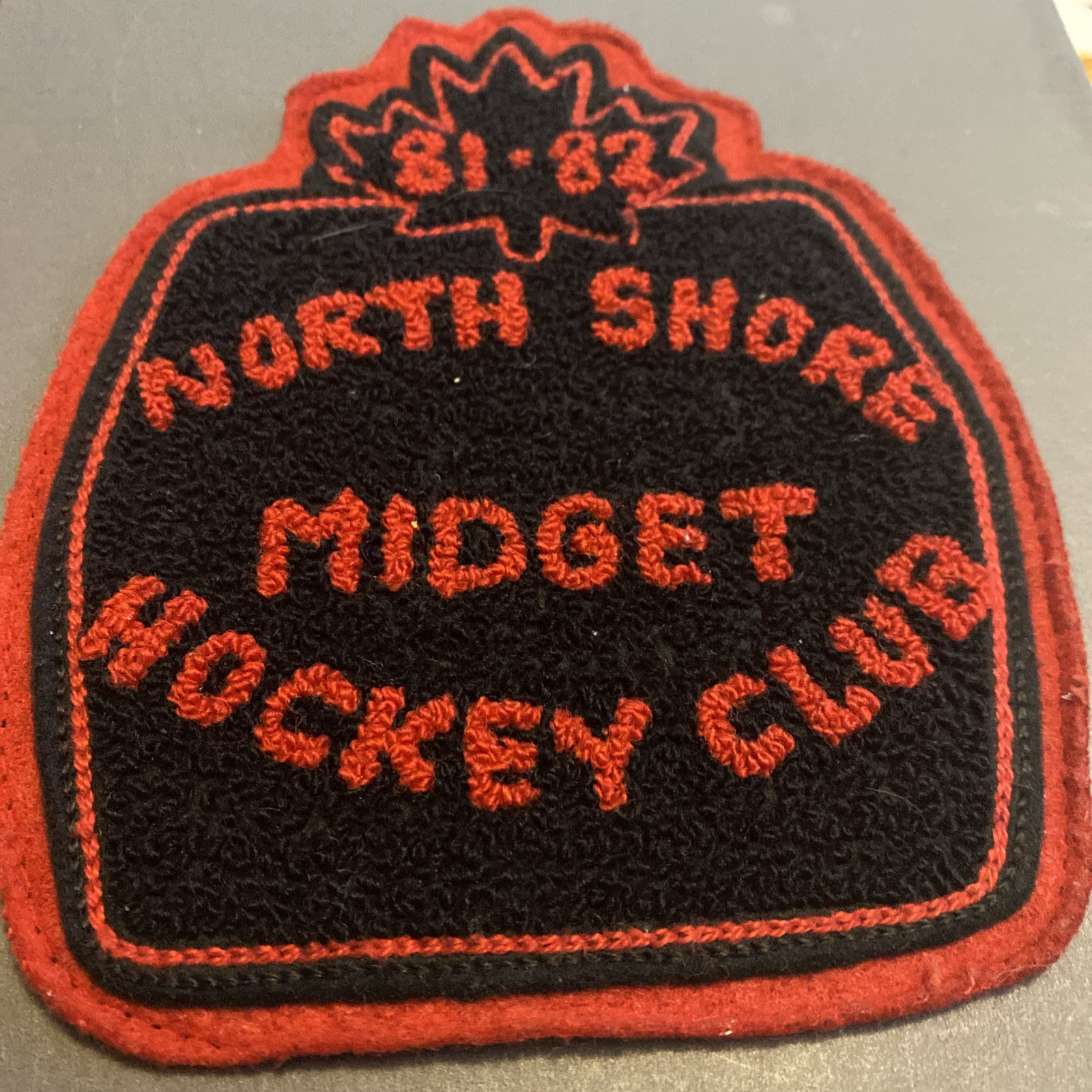 VTG 1981-82 NORTH SHORE MIDGET HOCKEY CLUB Sew On Chenille Patch